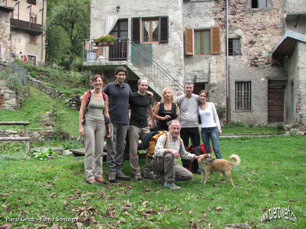 08 Gruppo in posa.JPG